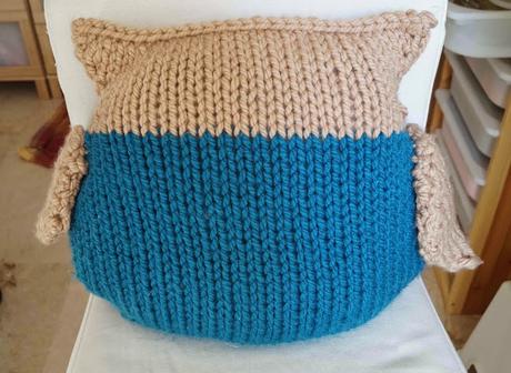 Patrón: almohadón búho de punto / Pattern: knitted owl pillow