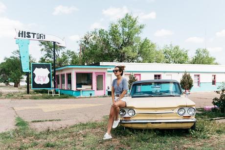 Vintage_Levis-Maje_Belt-New_Mexico-Route_66-Outfit-Street_Style-Sneakers-Travel_Look-56