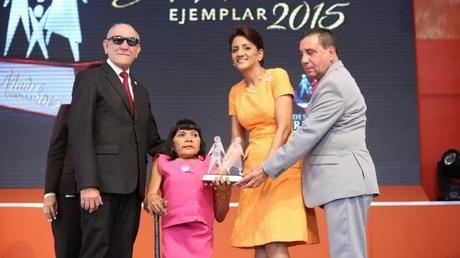 Primera Dama Candi reconoce madres ejemplares del Sur.