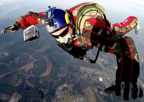 Este hombre realizará un salto de 7.500 Mts sin paracaídas