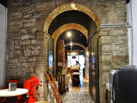 LLIBRERIA ALMIRALL, A LA BARCELONA D' ABANS, D' AVUI I DE SEMPRE...13-05-2015...!!!