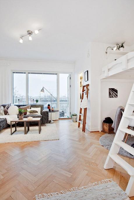 Un estudio con la cama en altillo; Ganarás espacio para que tu día a día sea más cómodo.