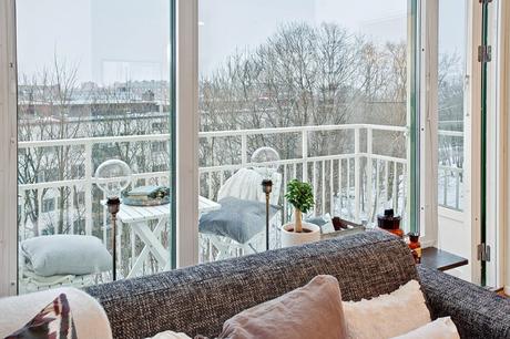 Un estudio con la cama en altillo; Ganarás espacio para que tu día a día sea más cómodo.