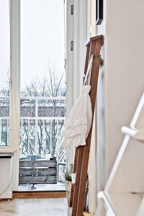 Un estudio con la cama en altillo; Ganarás espacio para que tu día a día sea más cómodo.