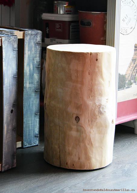 Mesa auxiliar de madera