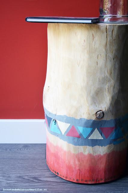 Mesa auxiliar decorada a mano