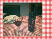 CALDO GALLEGO CON UN EXCELENTE VINO TINTO DE CRIANZA DENOMINACIÓN DE ORIGEN LA MANCHA