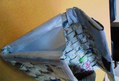 Una cartera con material reciclado