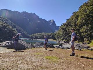 SUBMARINISMO EN MILFORD SOUND (PIOPIOTAHI)