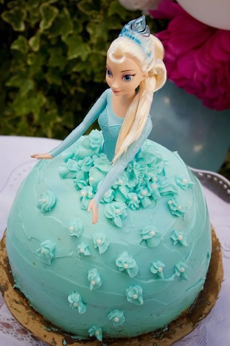 Tarta muñeca Elsa de Frozen - Cumpleaños Frozen7