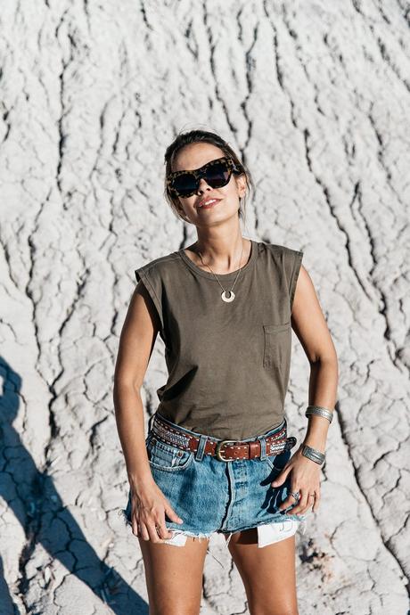 Painted_Desert_Petrified_Desert-Levis-Vintage-Maje_Belt-Outfit-Collage_on_The_Road-42