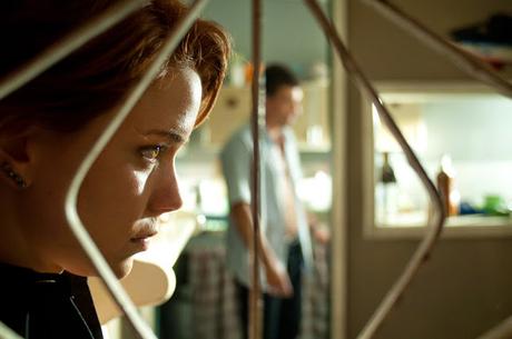 Lobo detrás de la puerta: mentiras a medias...