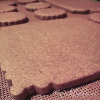 GALLETA DECORADA 2D, CHICA SENTADA EN ASIENTO DE MIMBRE (TUTORIAL)