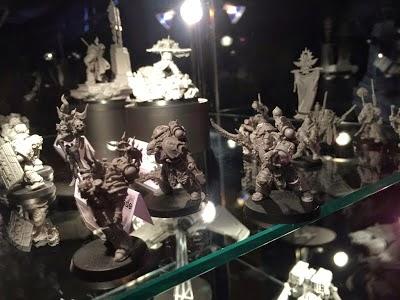 Las ultimas fotos(Por ahora) de Warhammer World:Guilliman en figura y mas