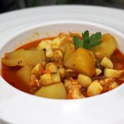 Patatas con sepia y langostinos