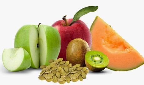 Ensalada de frutas con semillas de calabaza