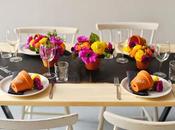 mesa primaveral decorada pizarra macetas
