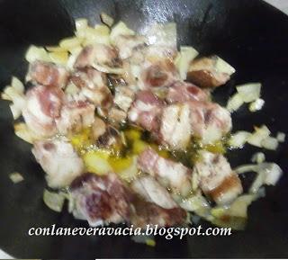 XIULETS AL WOK CON LOMO Y LONGANIZA DE SETAS