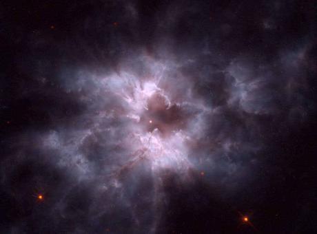 NGC 2440: la perla de una nueva enana blanca