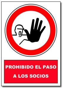 #Administrador impide el acceso de los socios