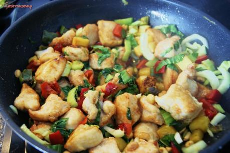 Pollo con piña en salsa agridulce