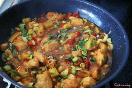 Pollo con piña en salsa agridulce