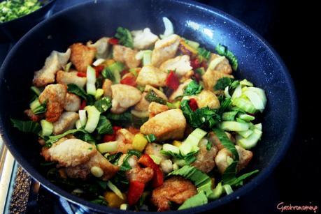 Pollo con piña en salsa agridulce