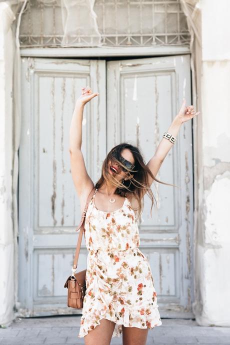 Floral_Dress-Mango-Alexander_Wang_Lace_Up_Shoes-Proenza_Schouler_Bag-Outfit-Street_Style-Collage_Vintage-31