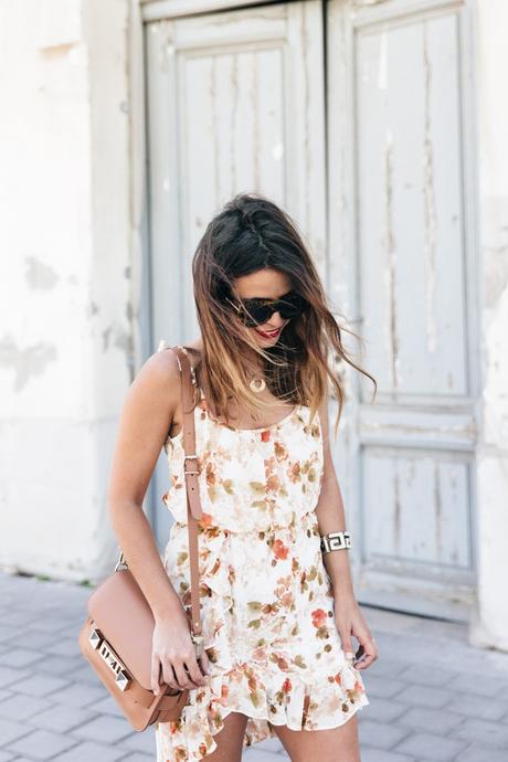 Floral_Dress-Mango-Alexander_Wang_Lace_Up_Shoes-Proenza_Schouler_Bag-Outfit-Street_Style-Collage_Vintage-17