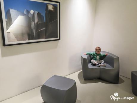 Un bebé suelto en el Museo Guggenheim de Bilbao 12-5