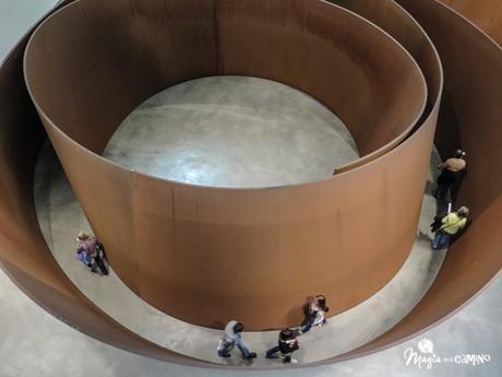 Un bebé suelto en el Museo Guggenheim de Bilbao 12-13