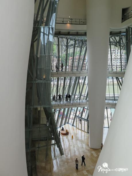 Un bebé suelto en el Museo Guggenheim de Bilbao 12-4-2