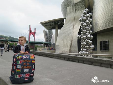 Un bebé suelto en el Museo Guggenheim de Bilbao 12-24