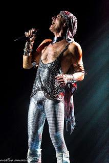 NEY MATOGROSSO en el Teatro Coliseo 16/5/2015  Fotos y Videos