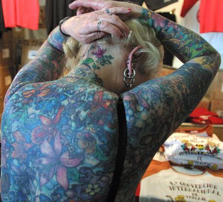 Falleció Isobel Varley la mujer de la tercera edad más tatuada del mundo