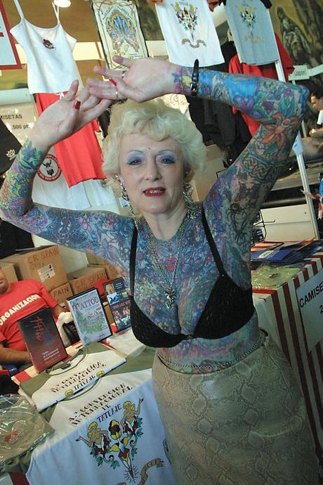 Falleció Isobel Varley la mujer de la tercera edad más tatuada del mundo
