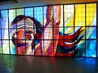 ...la Sala ha indicado que en el procedimiento de extradición pasiva los órganos policiales de nuestro país, una vez ubicada y aprehendida la persona solicitada, deben notificar inmediatamente al representante del Ministerio Público, quien presentará a...