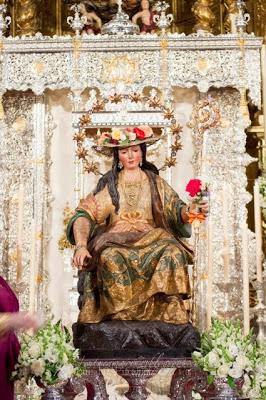 Galería fotográfica del Devoto Besamanos de la Divina Pastora y traslado al camarín en Solemne Procesión Claustral