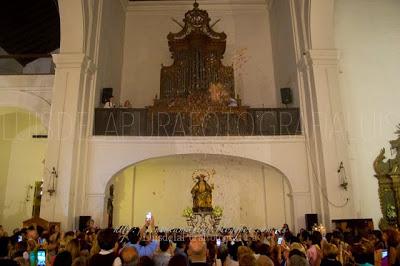 Galería fotográfica del Devoto Besamanos de la Divina Pastora y traslado al camarín en Solemne Procesión Claustral