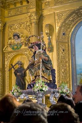 Galería fotográfica del Devoto Besamanos de la Divina Pastora y traslado al camarín en Solemne Procesión Claustral