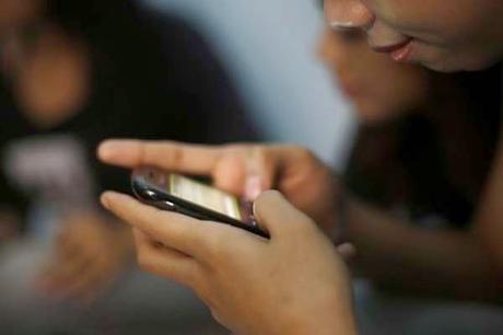 Revolución en las comunicaciones: Prueban primer teléfono Braille