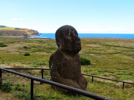 Tuku Turi, el moai arrodillado. Rapa Nui