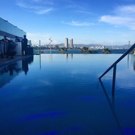 sun deck w barcelona infinity pool