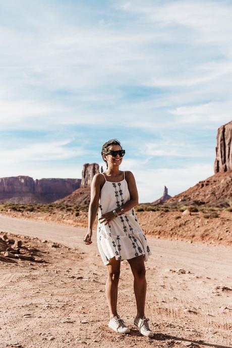 Monument_Valley-Utah-Collage_Vintage-USA_Road_Trip-136