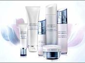 Múltiples beneficios belleza producto: Artistry Ideal Radiance™ Illuminating Cream