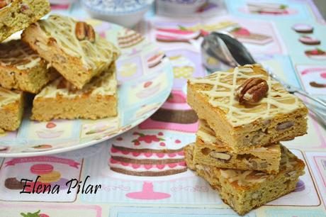 Blondies con pecanas y glaseado de Baileys