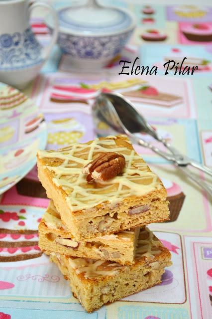 Blondies con pecanas y glaseado de Baileys