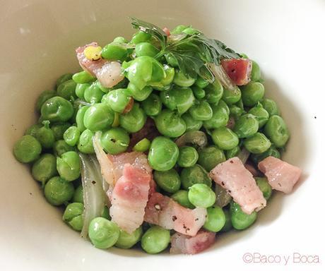 Guisantes de llavaneres con cansalada El Bar Baco y boca