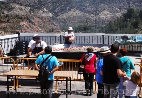 Cofrentes, un laberinto de sorpresas en el interior de Valencia