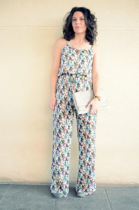 Flowers jumpsuit & Khaki trench (6)